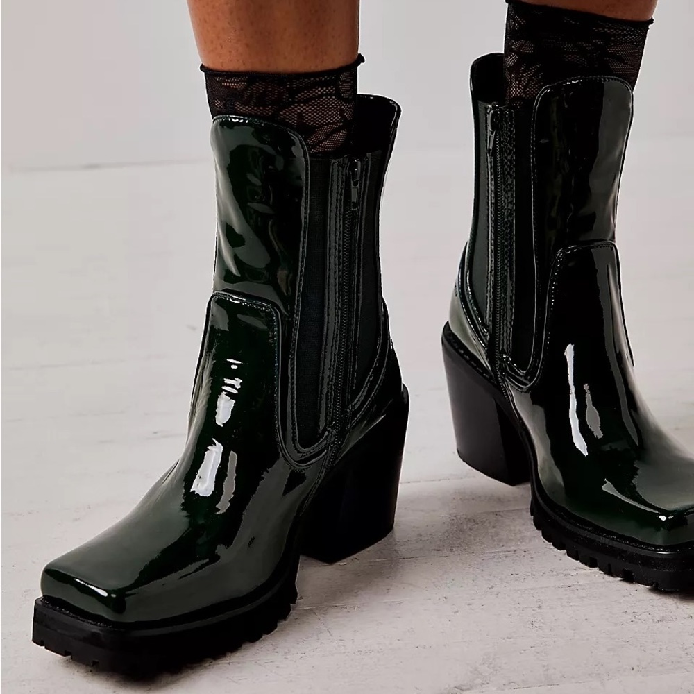 ✨HP✨ NIB JC PATENT MOTO BOOTS (8.5) - Picture 2 of 15
